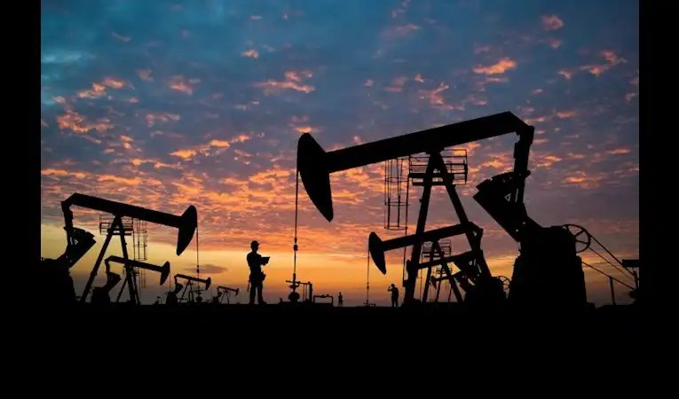 Putin ve Prens Selman petrol piyasalarını görüştü