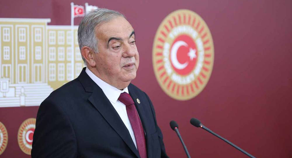 Sağlık çalışanlarımızın haklı mücadelesinde yanlarındayız!