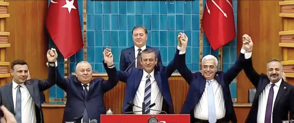 Cemal Enginyurt ile Salih Uzun CHP’ye katıldı Cemal Enginyurt ile Salih Uzun CHP’ye katıldı