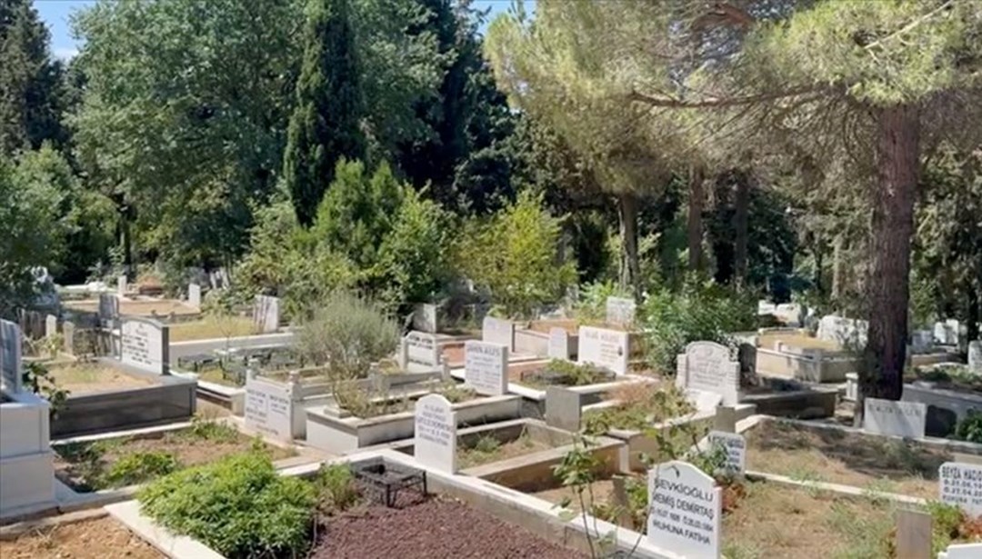 Mezarda kefen ne zaman, ne kadar sürede çürür? Kefen kaç yılda çürür? Mezarda kefen ne zaman, ne kadar sürede çürür? Kefen kaç yılda çürür?