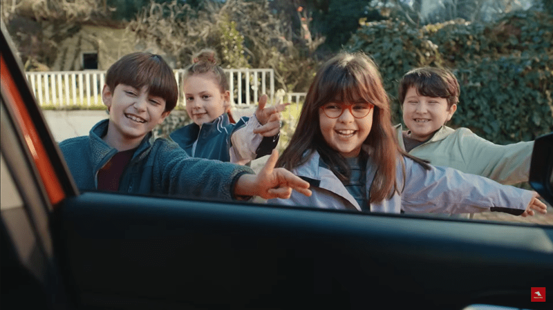 Bu reklam filmi parmakla gösterilir Bu reklam filmi parmakla gösterilir