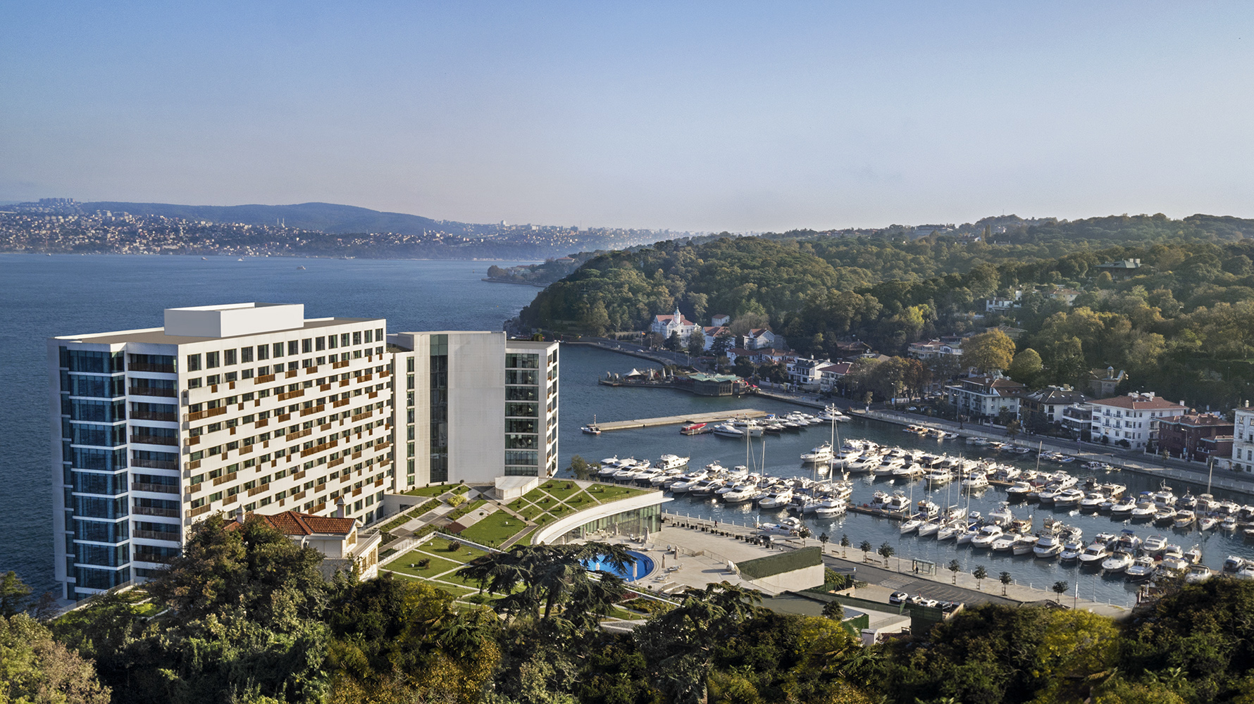 İstanbul’un en prestijli otellerinden The Grand Tarabya, global otelcilik şirketi Accor’un deneyimli yönetimiyle yepyeni bir döneme adım atıyor.