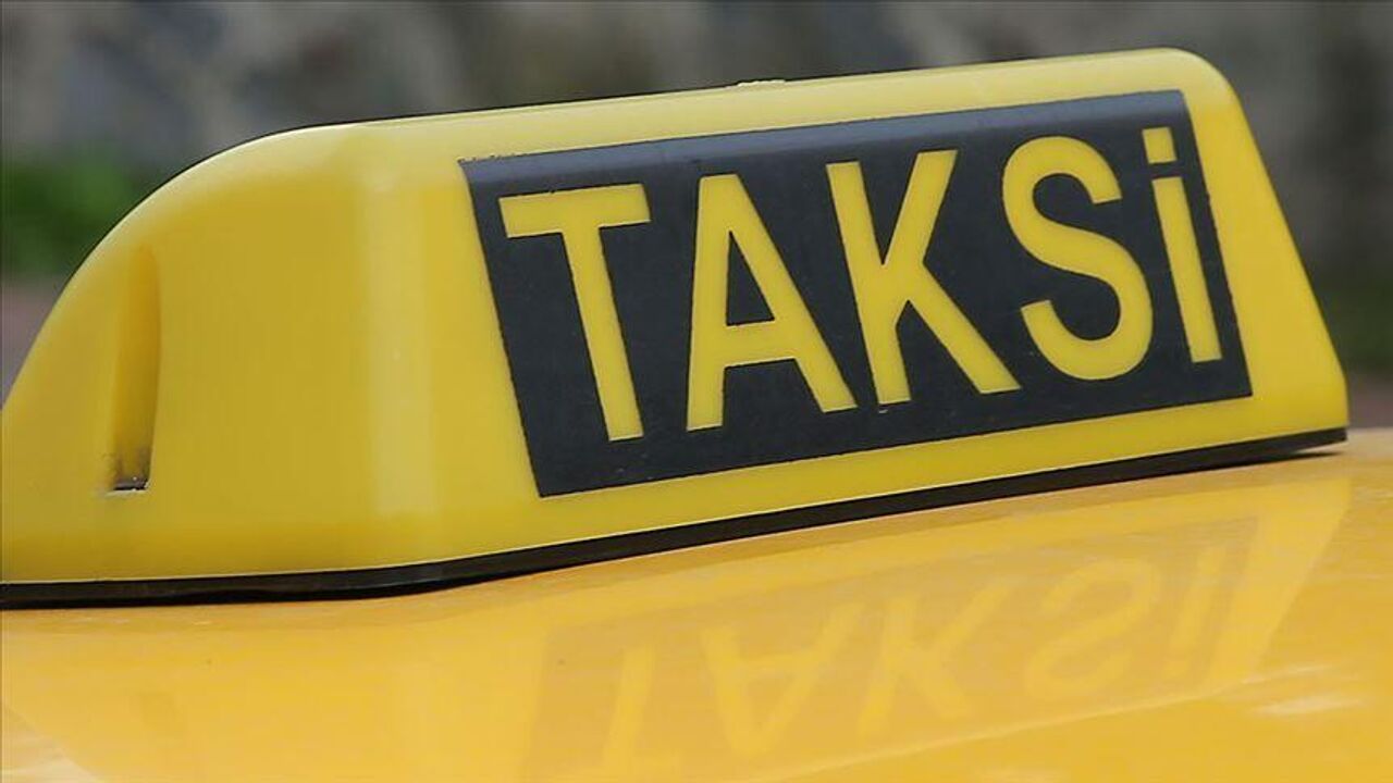 ASAYİŞİstanbul'da turist yolculardan fazla ücret alan taksilerin çalışma ruhsatları iptal edildi