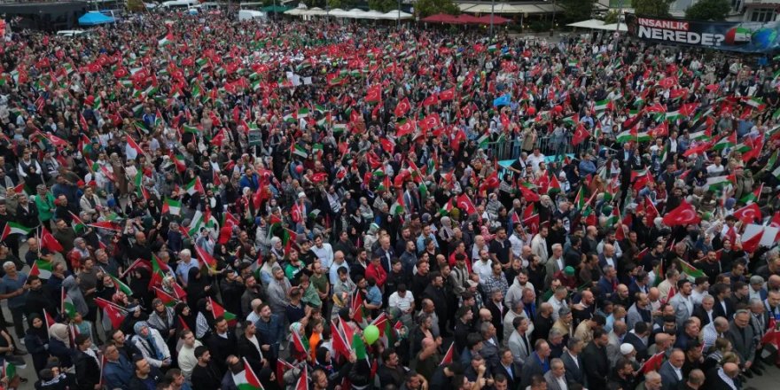 KOCAELİ'DE BİNLERCE KİŞİ GAZZE VE SUMUD FİLOSU İÇİN YÜRÜDÜ