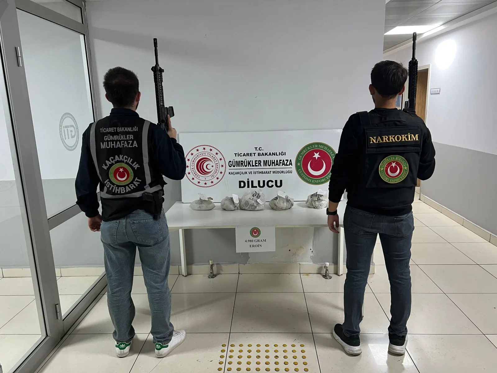 SON DAKİKAIğdır'da 4 kilo 980 gram eroin ele geçirildi