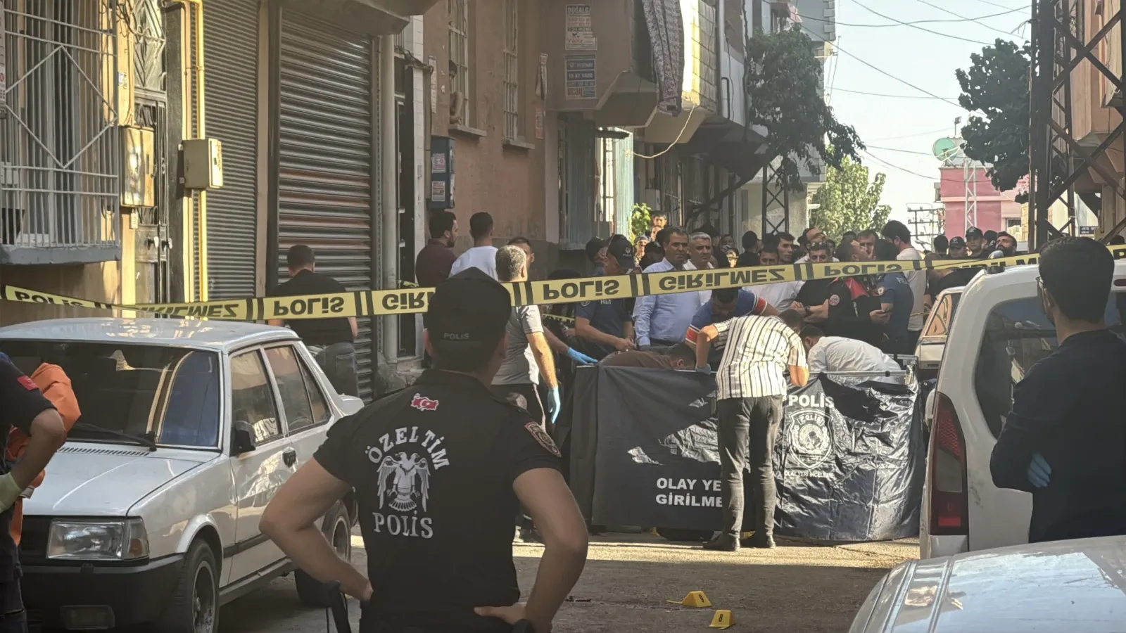 ASAYİŞGaziantep'te aile katliamı! Bir kişi karısını öldürdükten sonra intihar etti