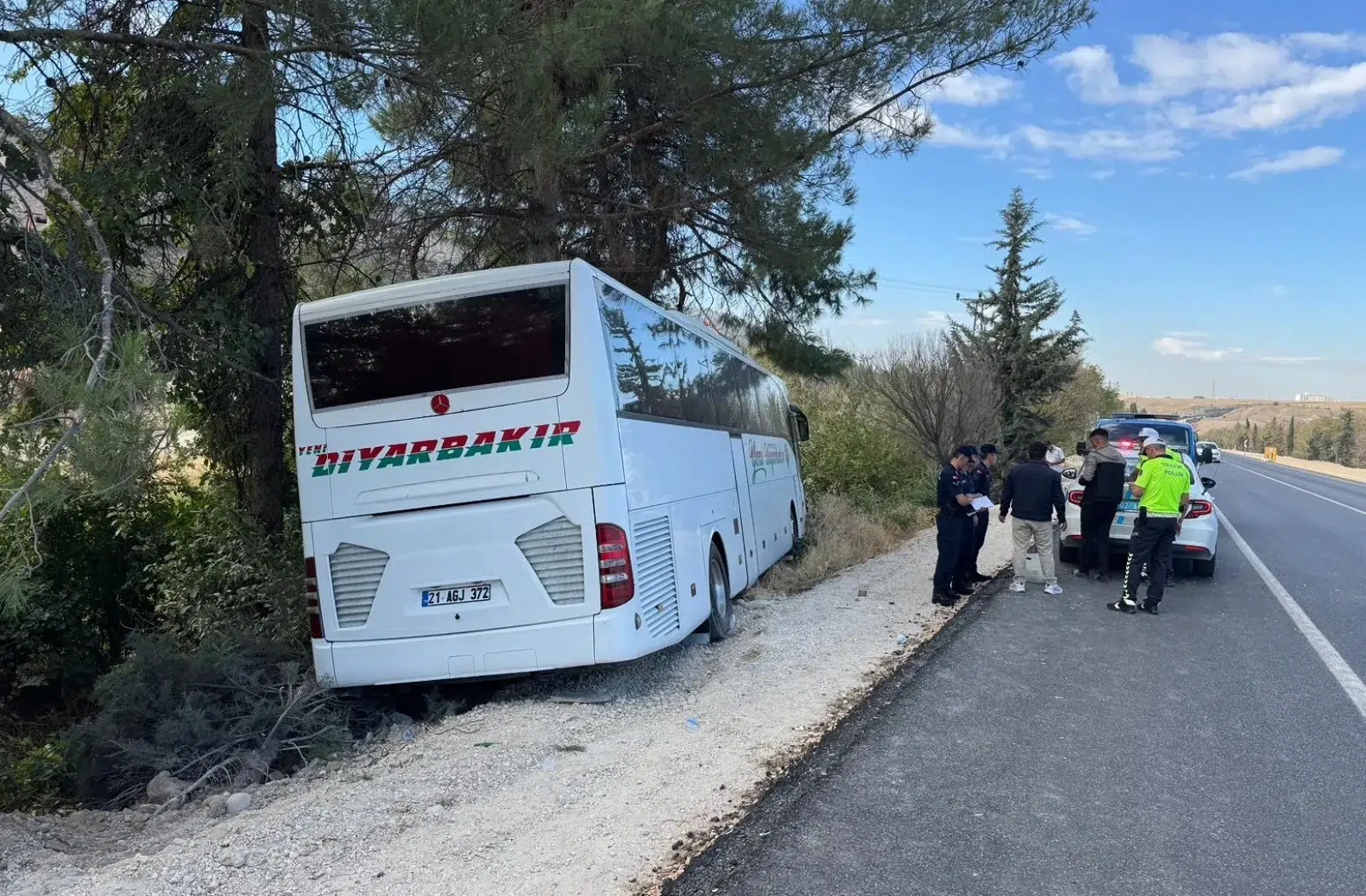 ASAYİŞAdıyaman'da trafik kazası: Yolcu otobüsü ile otomobil çarpıştı, 4 kişi öldü!