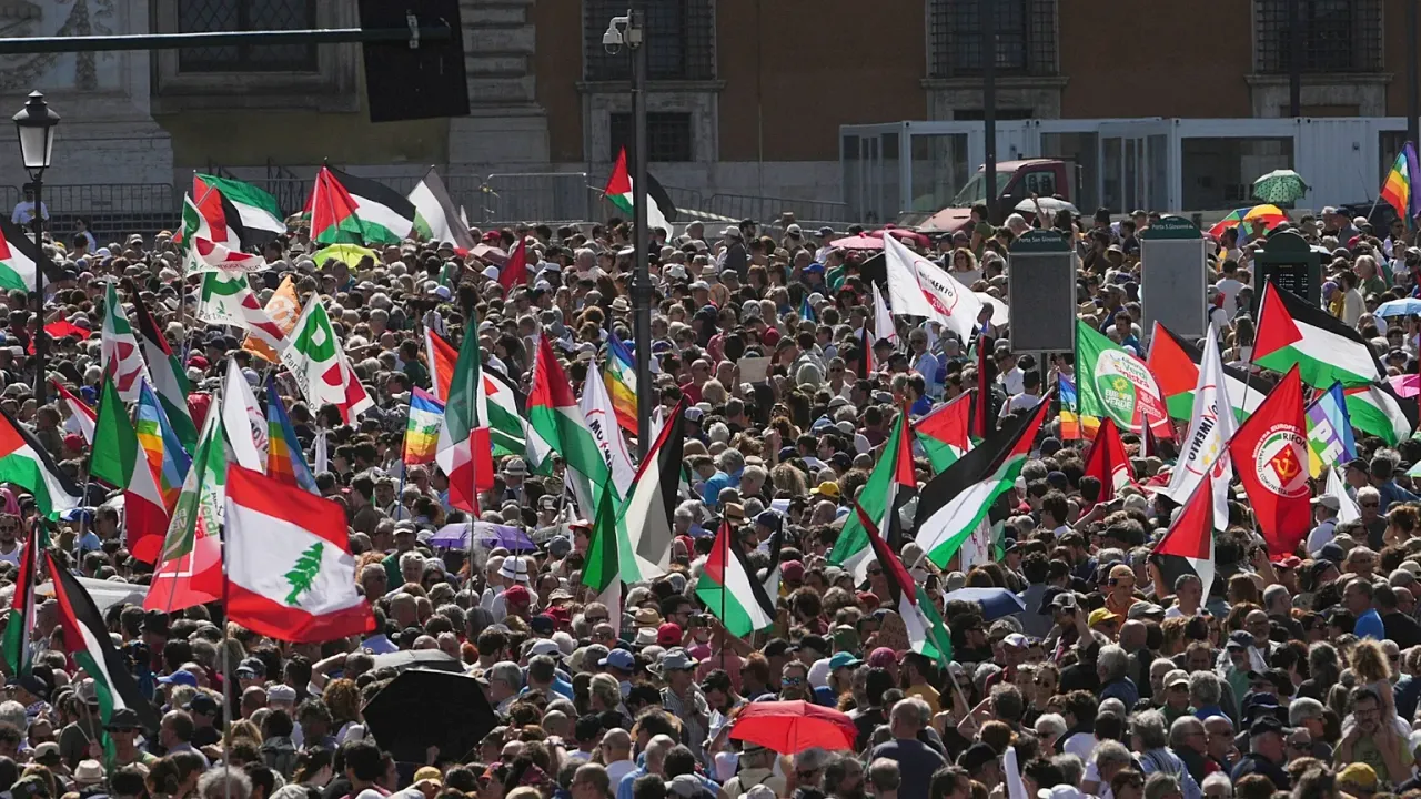 İtalya’da soykırıma karşı büyük protestolar düzenleniyor!
