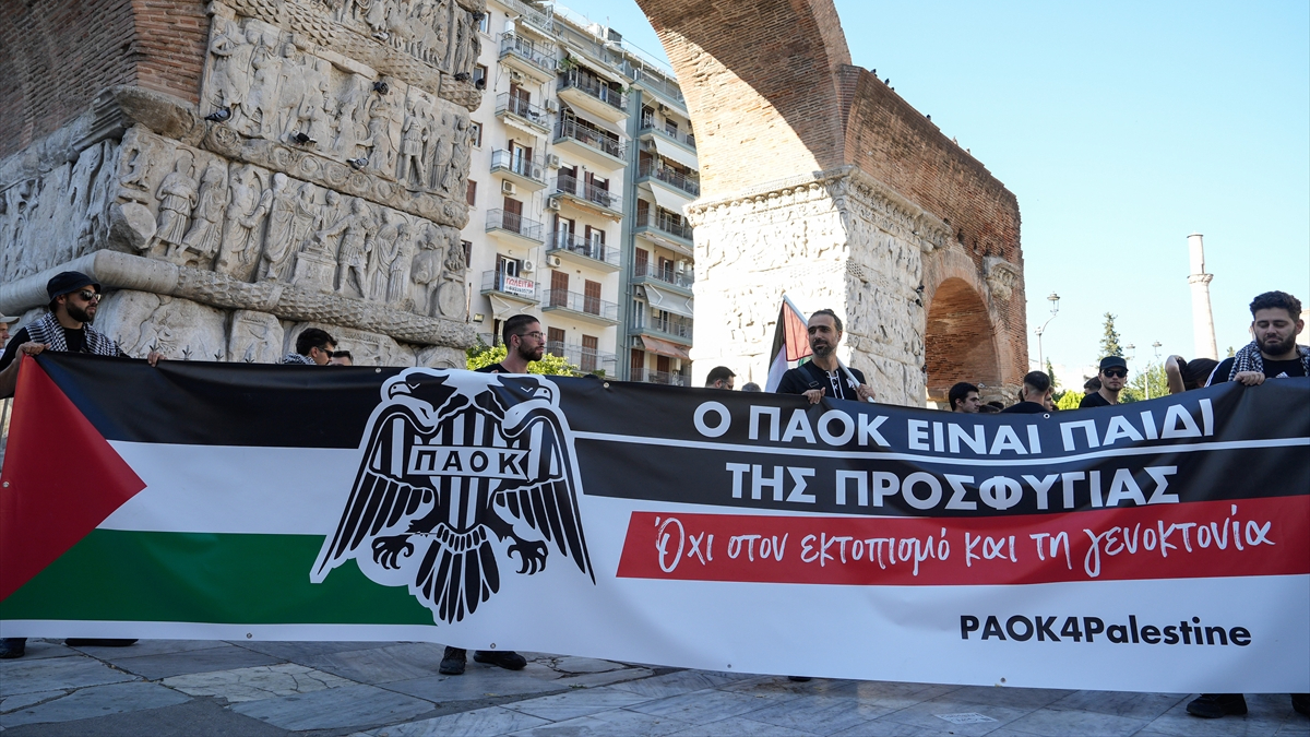 PAOK taraftarından, Maccabi Tel Aviv maçından İsrail’e protesto!