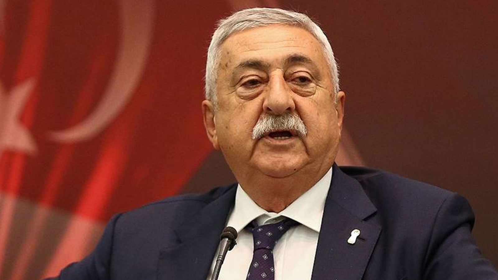Kredi kartı ve temettü faizleri düşürülmeli