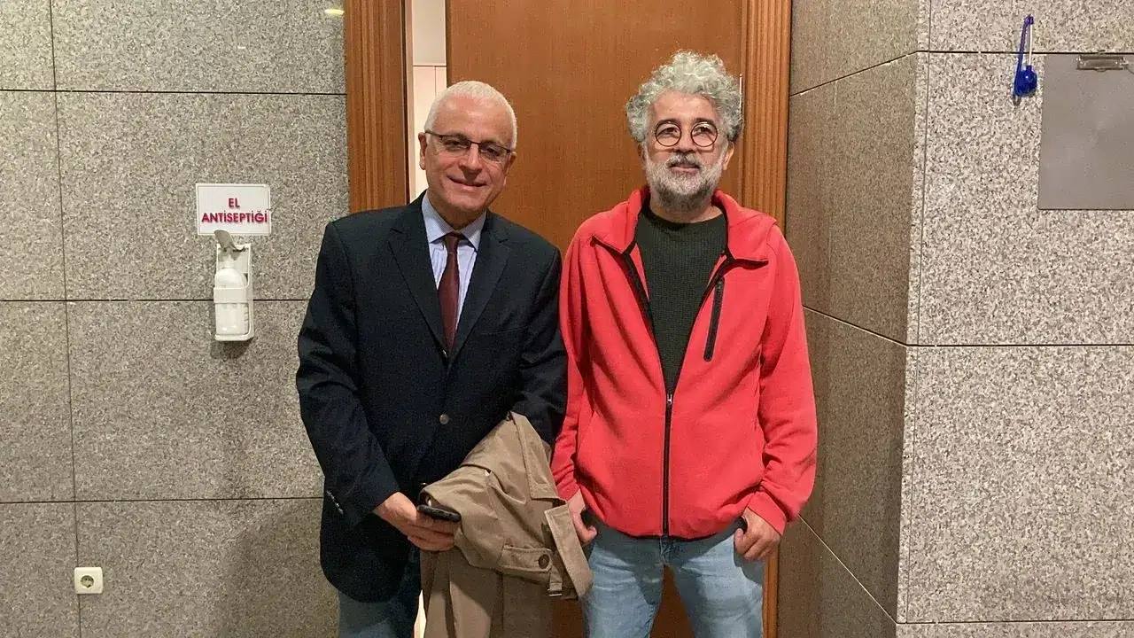 GÜNDEMMerdan Yanardağ o yazıdan yargılandığı davada beraat etti