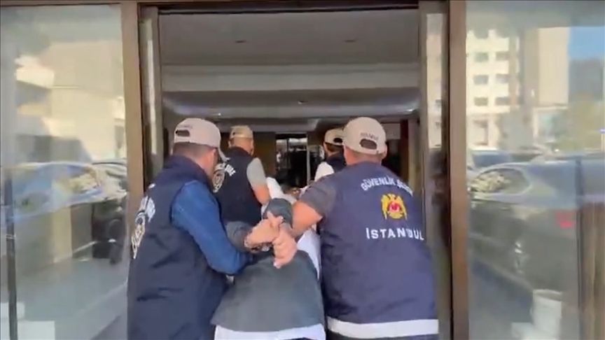 SON DAKİKAİstanbul'da kız öğrenci yurdunda öğrencilerin kişisel eşyalarına zarar veren 4 kişi tutuklandı