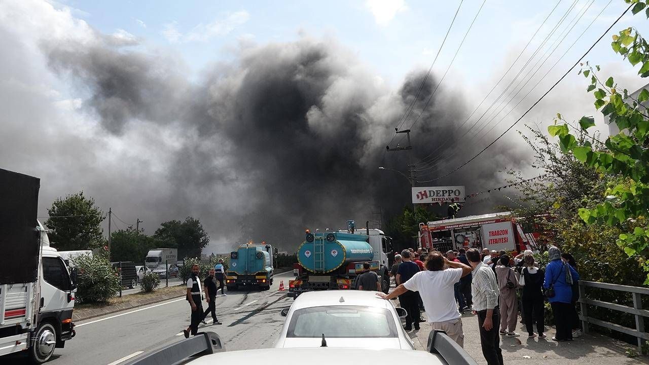 Trabzon'da alışveriş merkezinde yangın