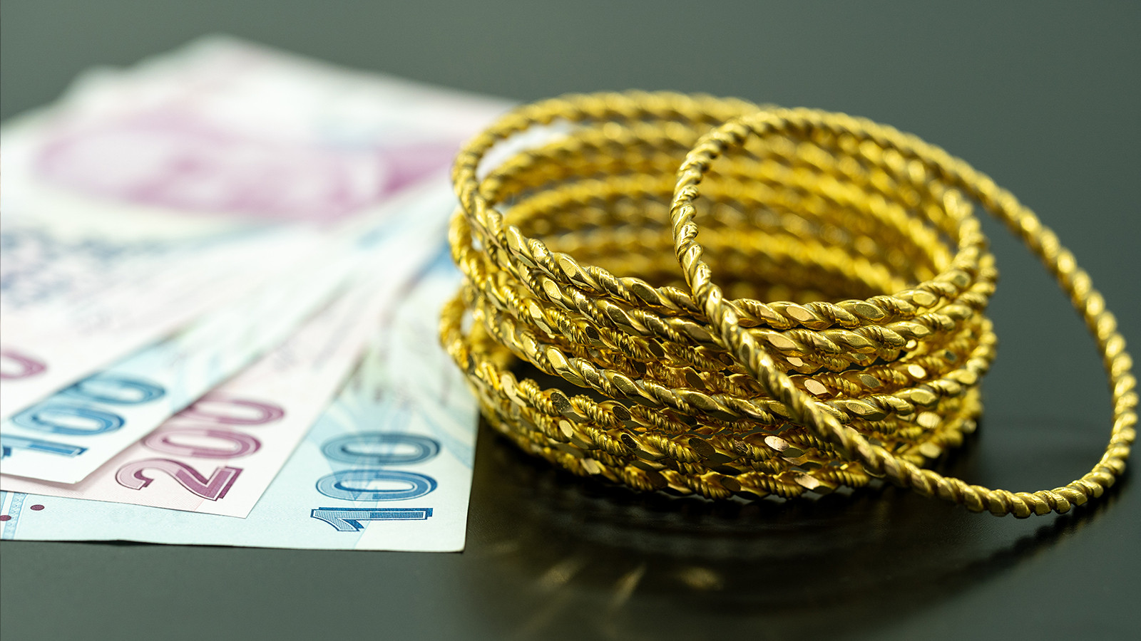 Altın Fiyatları İçin Yeni Tahminler Yatırımcıları Bekliyor Altın Fiyatları İçin Yeni Tahminler Yatırımcıları Bekliyor