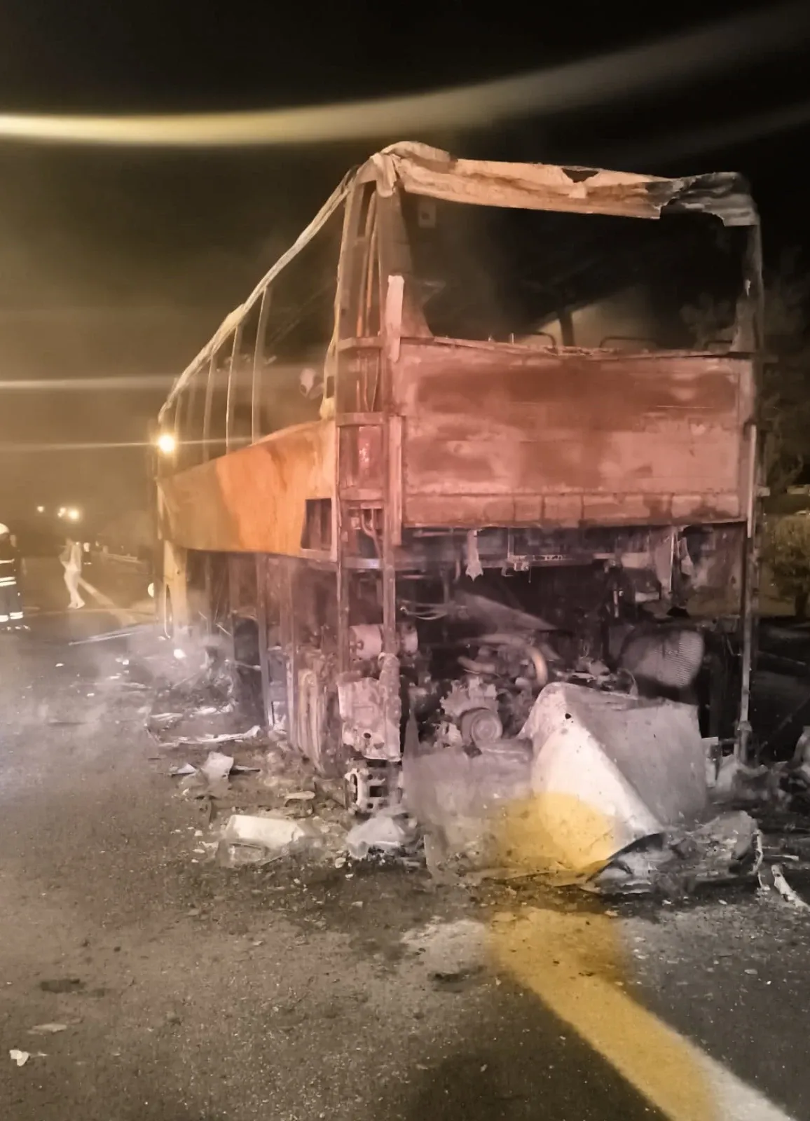 ASAYİŞAdana’da yolcu otobüsünde yangın: Araç küle döndü!