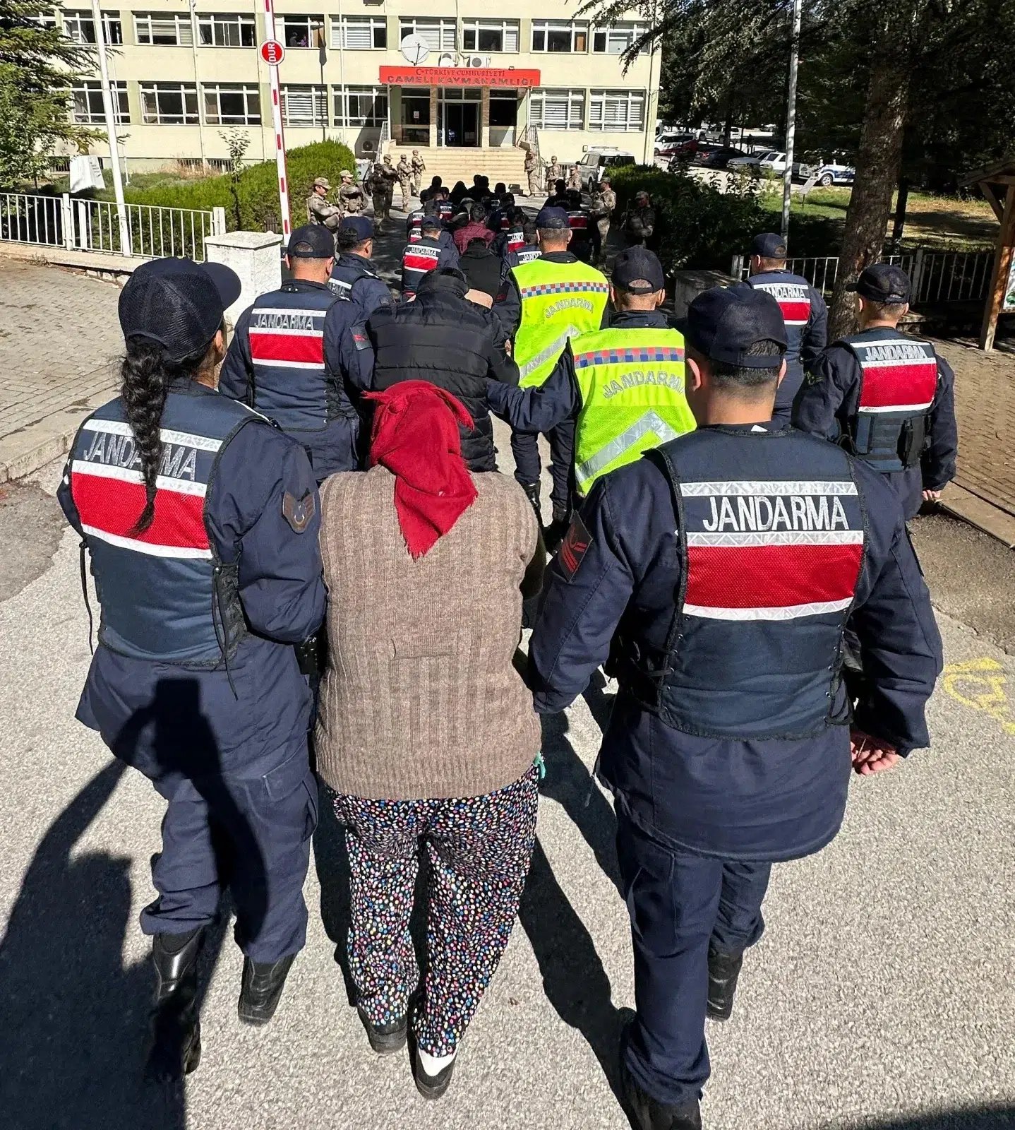 ASAYİŞDenizli merkezli kablo hırsızlığı operasyonunda 9 şüpheli tutuklandı