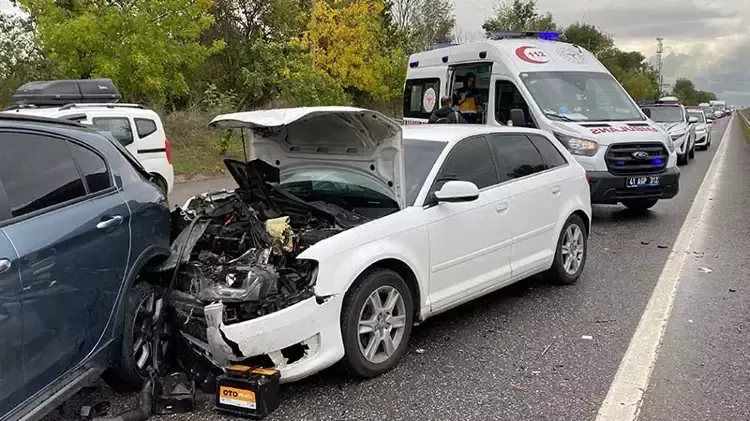 ASAYİŞKocaeli'de zincirleme kazada 5 kişi yaralandı