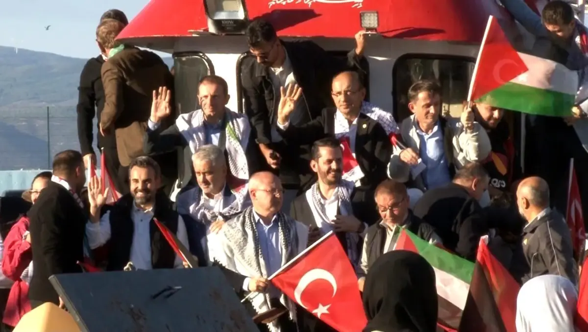 Bursa’da Filistin’e Destek İçin Tekne Yürüyüşü Düzenlendi