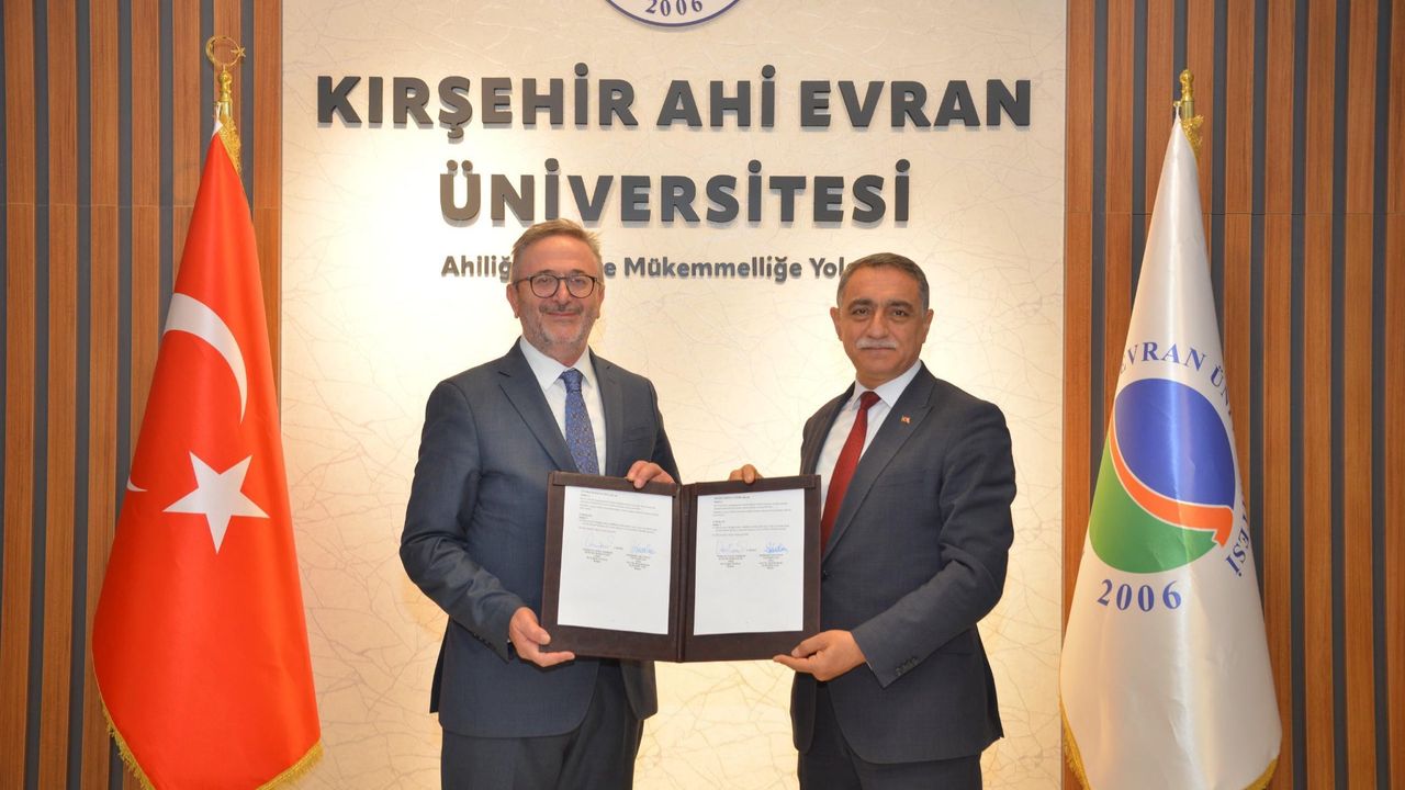 Kırşehir Ahi Evran Üniversitesinin yazma ve nadir eser koleksiyonu TÜYEK'e devredilecek