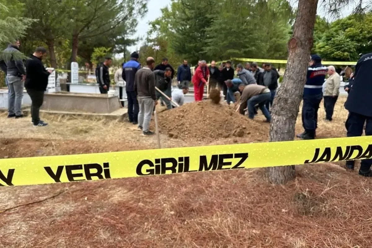 GÜNDEMUşak'ta morg karışıklığı: Yanlış cenaze defnedildi, mezar açıldı!