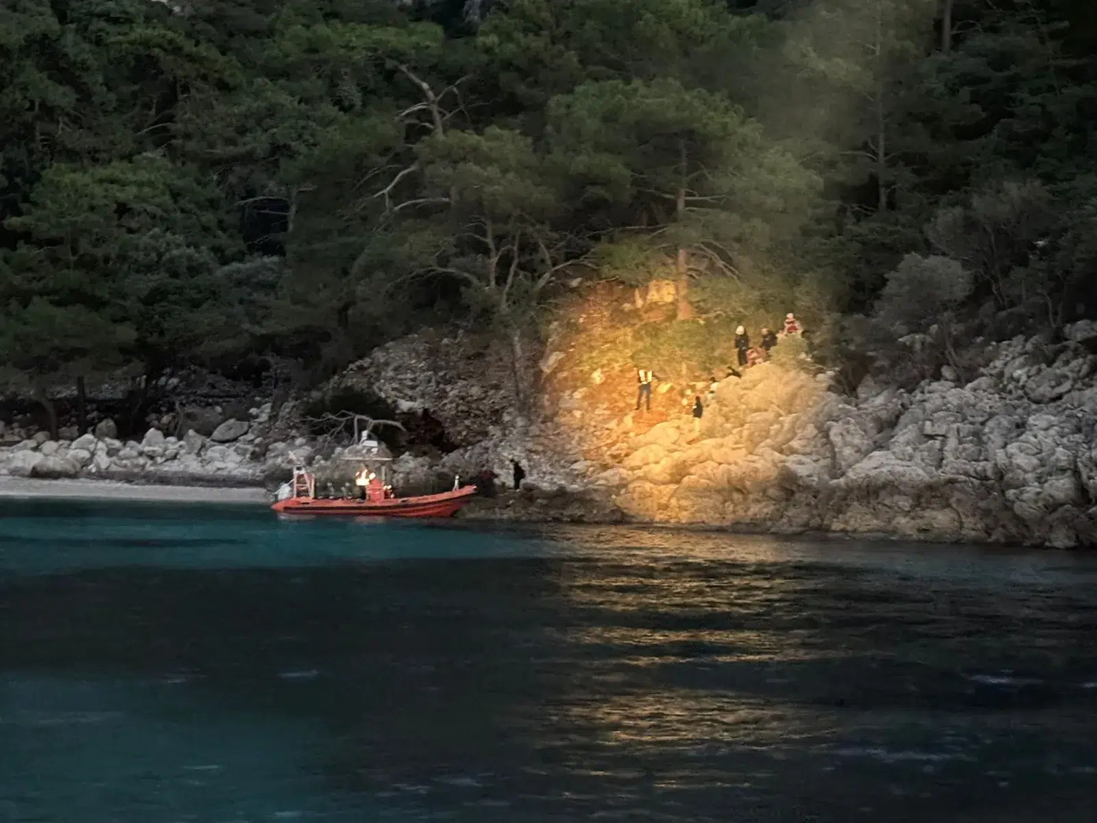 Muğla’da 36 Düzensiz Göçmen Kurtarıldı Muğla’da 36 Düzensiz Göçmen Kurtarıldı