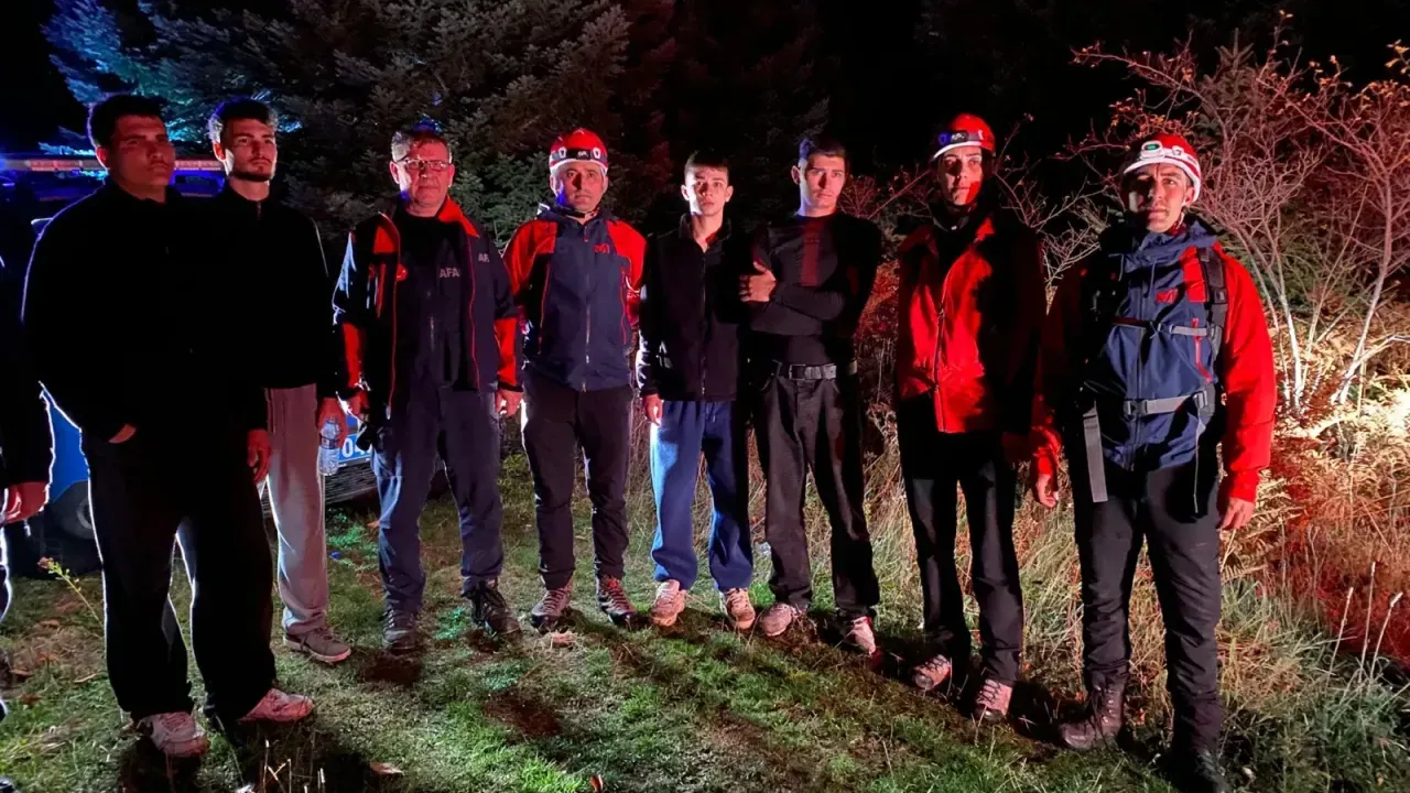 Uludağ’da Ormanda Kaybolan Dört Genç Bulundu