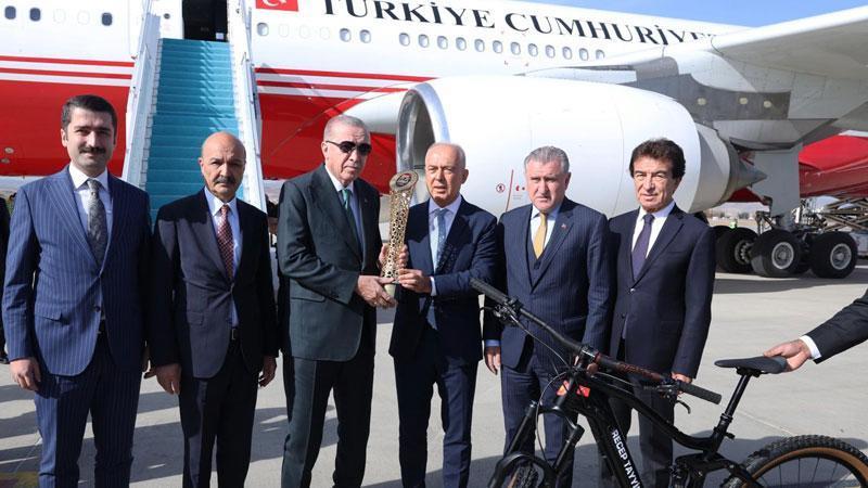 Türkiye Bisiklet Federasyonu’ndan Cumhurbaşkanı Erdoğan’a Türkiye Bisiklet Federasyonu’ndan Cumhurbaşkanı Erdoğan’a