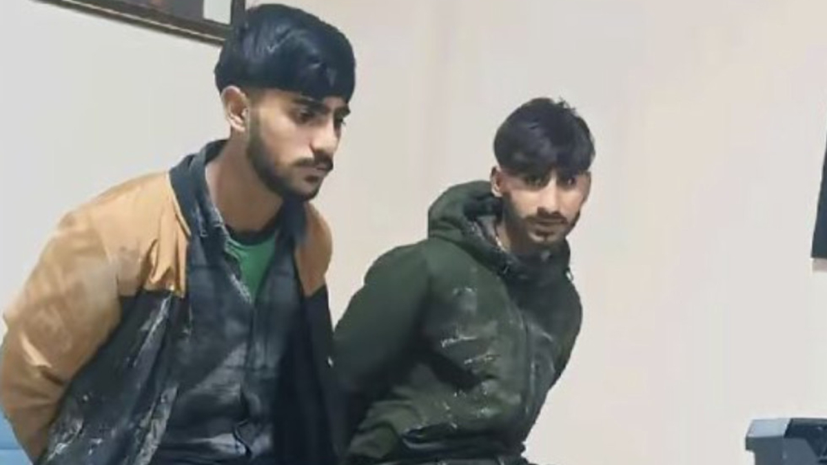 İstanbul’da 10 Kasım’da Halay Çeken İşçiler Gözaltına Alındı İstanbul’da 10 Kasım’da Halay Çeken İşçiler Gözaltına Alındı