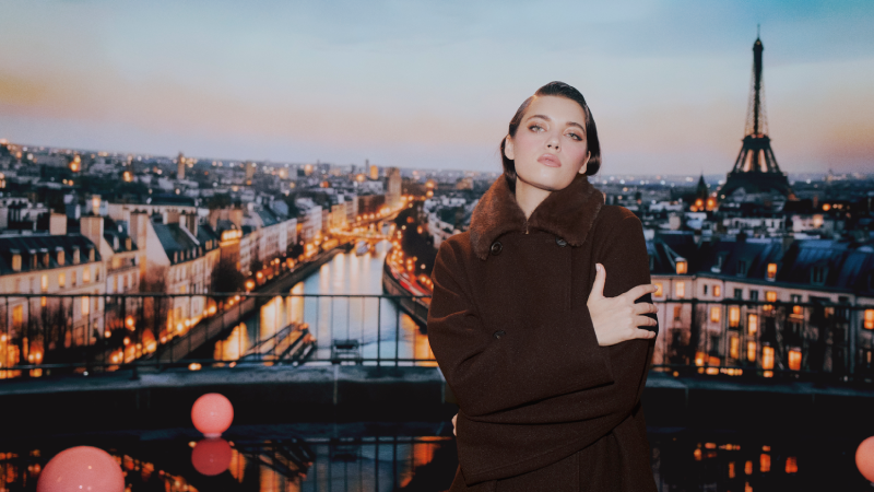 DeFacto, Afra Saraçoğlu ile Duygulara Odaklanan Reklam DeFacto, Afra Saraçoğlu ile Duygulara Odaklanan Reklam