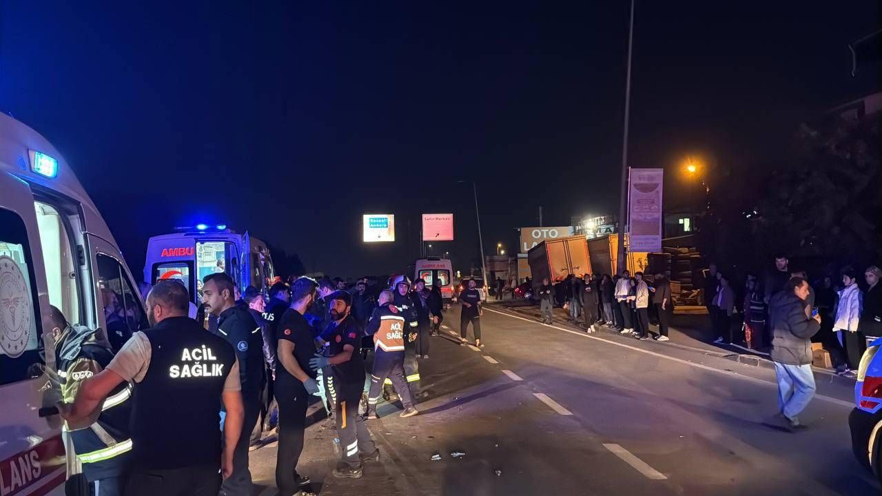 Gebze’de İşçileri Taşıyan Servis Aracı Devrildi: 8 Yaralı